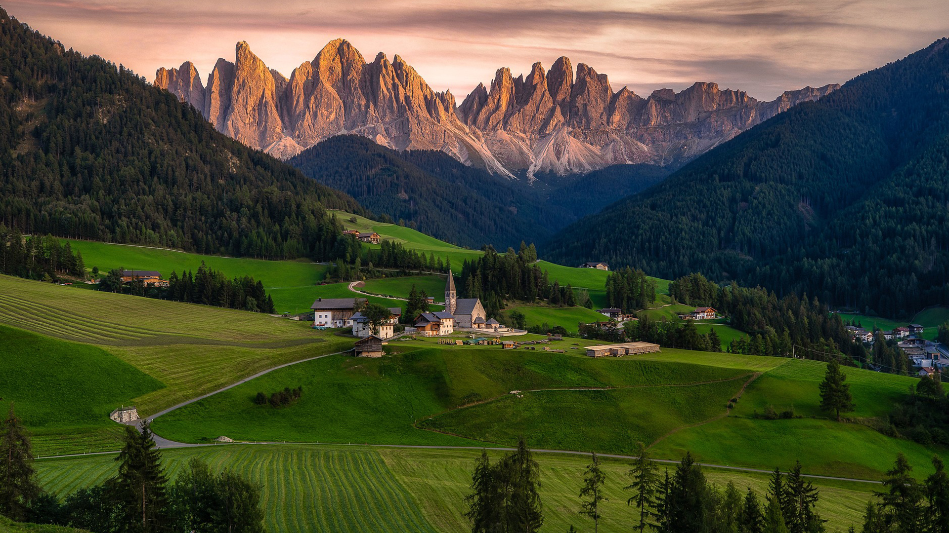 Dorf in Südtirol Foto